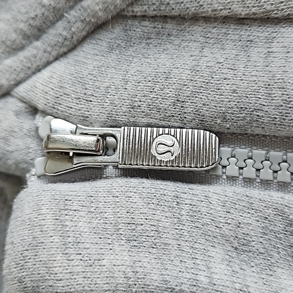 Lululemon Back To It Wrap, Size 6 - Picture 8 of 16